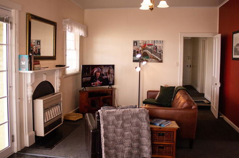 Stanley Hotel & Apartments - Australian Directory 7