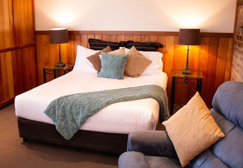 Stanley Hotel & Apartments - Australian Directory 4