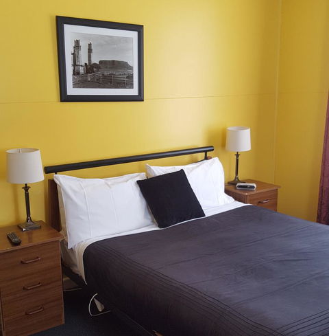 Stanley Hotel & Apartments - Australian Directory 36