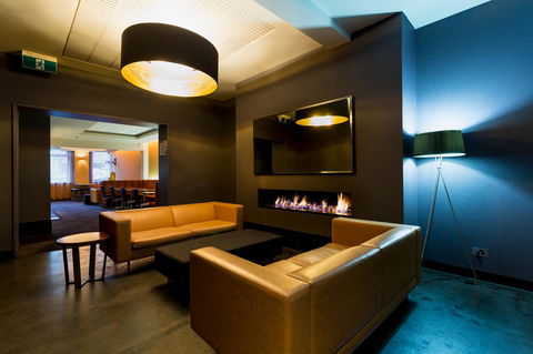 Customs House Hotel - Australian Directory 31