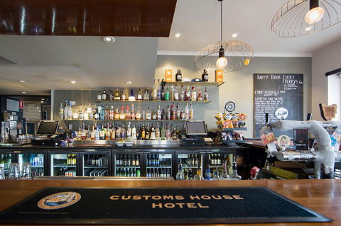 Customs House Hotel - Australian Directory 33