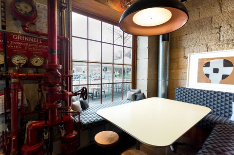 Customs House Hotel - Australian Directory 17