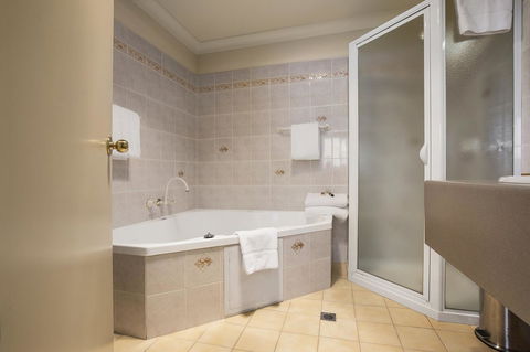 Hadley\'s Orient Hotel - Australian Directory 19