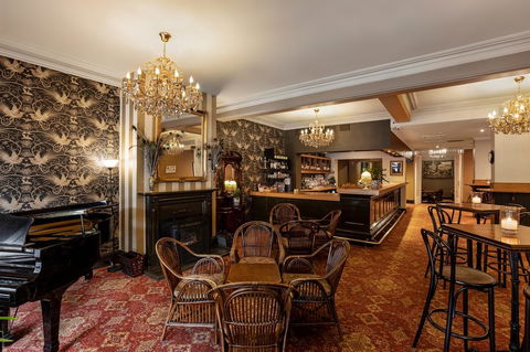 Hadley\'s Orient Hotel - Australian Directory 14