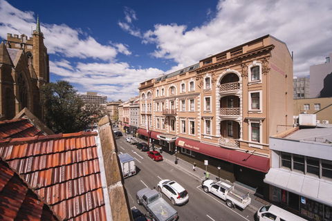 Hadley\'s Orient Hotel - Australian Directory 34