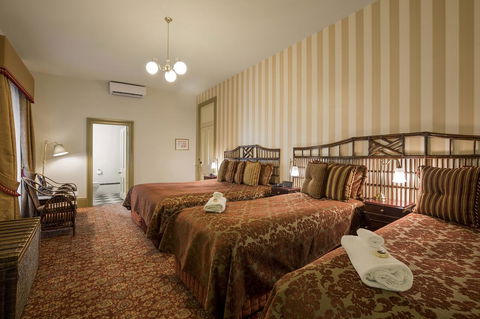 Hadley\'s Orient Hotel - Australian Directory 20