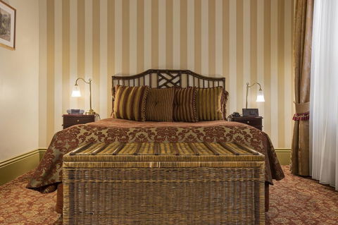 Hadley\'s Orient Hotel - Australian Directory 30