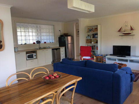 Anchorage Waterfront Retreat - Australian Directory 5