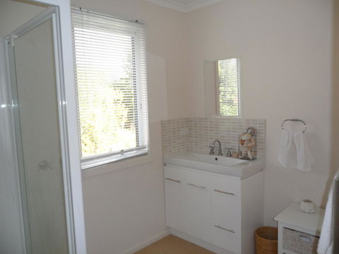 Anchorage Waterfront Retreat - Australian Directory 14