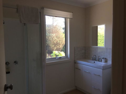Anchorage Waterfront Retreat - Australian Directory 30