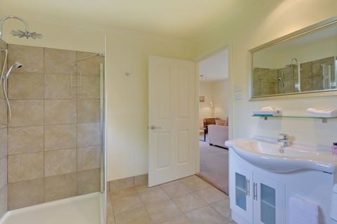 Aloft Boutique Accommodation - Australian Directory 3