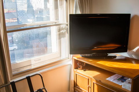 The Macquarie Hobart - Australian Directory 43