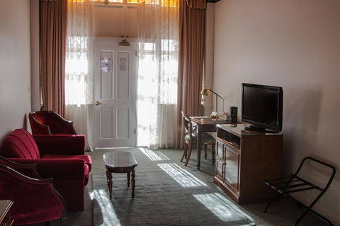 The Macquarie Hobart - Australian Directory 11