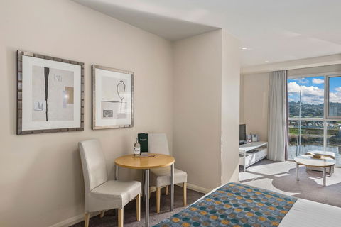 Peppers Seaport Hotel - Australian Directory 3