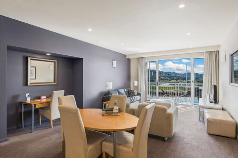 Peppers Seaport Hotel - Australian Directory 17