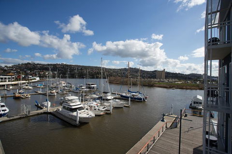 Peppers Seaport Hotel - Australian Directory 38