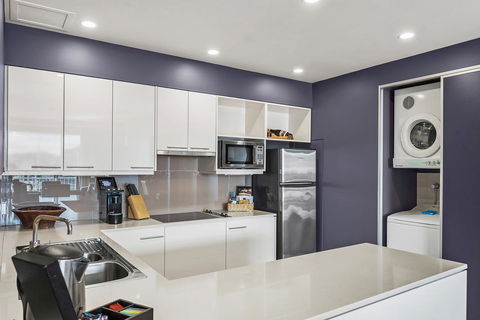 Peppers Seaport Hotel - Australian Directory 16