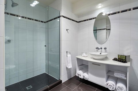 Peppers Seaport Hotel - Australian Directory 8