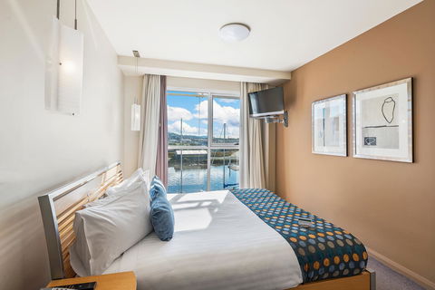 Peppers Seaport Hotel - Australian Directory 13