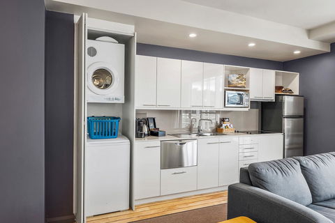 Peppers Seaport Hotel - Australian Directory 30