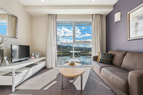 Peppers Seaport Hotel - Australian Directory 4