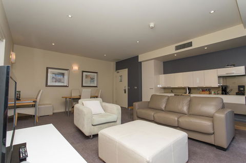 Peppers Seaport Hotel - Australian Directory 40