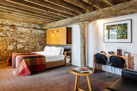 The Henry Jones Art Hotel - Australian Directory 42