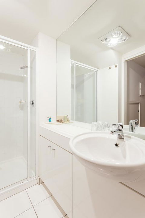 The Henry Jones Art Hotel - Australian Directory 37