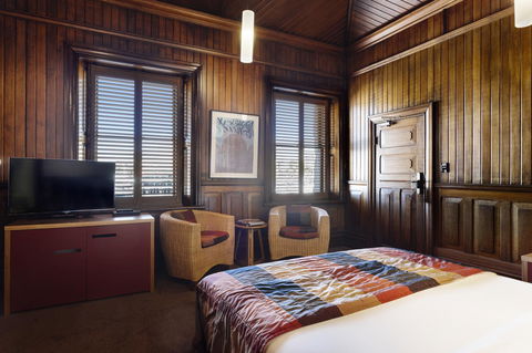 The Henry Jones Art Hotel - Australian Directory 44