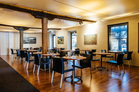 The Henry Jones Art Hotel - Australian Directory 33