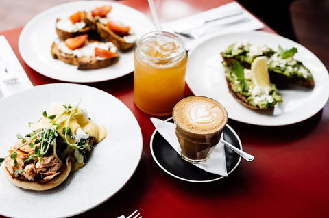 The Henry Jones Art Hotel - Australian Directory 24
