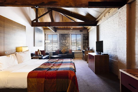 The Henry Jones Art Hotel - Australian Directory 22