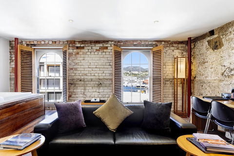 The Henry Jones Art Hotel - Australian Directory 26