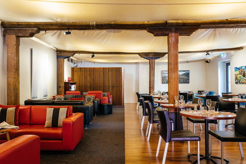 The Henry Jones Art Hotel - Australian Directory 32