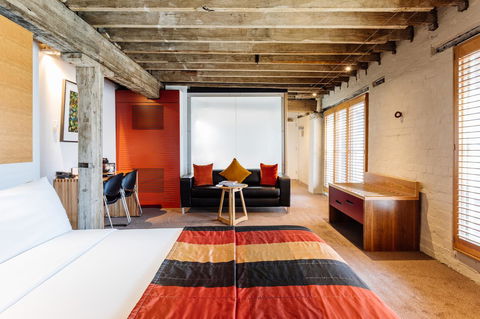 The Henry Jones Art Hotel - Australian Directory 15