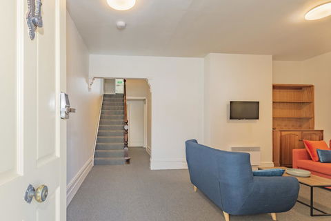 4 Bedroom House - Hobart CBD - Free Parking - Free WIFI - Australian Directory 21