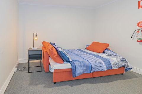 4 Bedroom House - Hobart CBD - Free Parking - Free WIFI - Australian Directory 18
