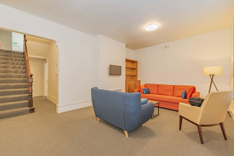4 Bedroom House - Hobart CBD - Free Parking - Free WIFI - Australian Directory 6