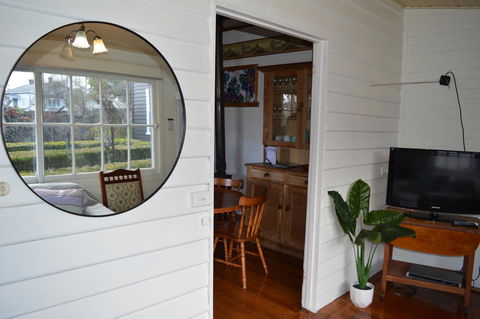 The Dragonfly Inn - Australian Directory 7