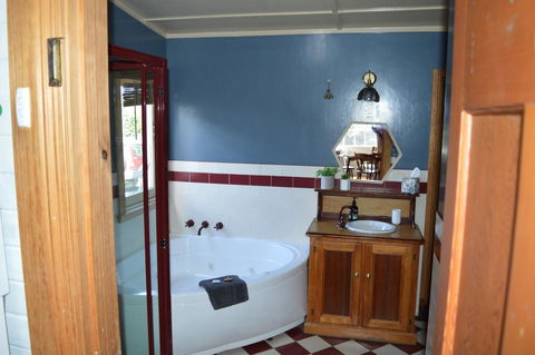 The Dragonfly Inn - Australian Directory 15
