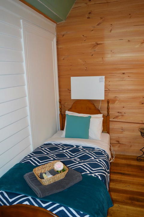 The Dragonfly Inn - Australian Directory 17