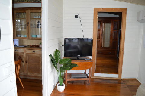 The Dragonfly Inn - Australian Directory 8