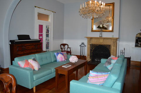 The Dragonfly Inn - Australian Directory 27