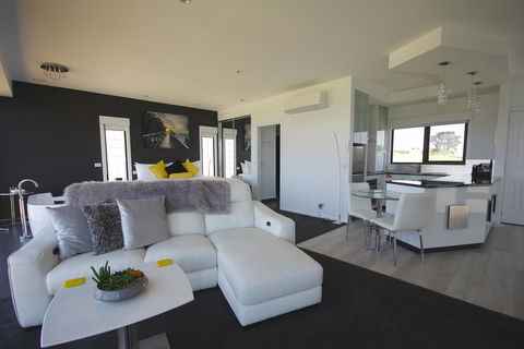 Horizon Deluxe Apartments - Australian Directory 1