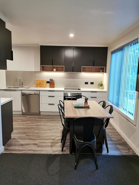 Youngtown Executive Apartments - 2BR Included, Free Parking & Wifi, Sofa Bed & Cot Fee Applies - Australian Directory 2
