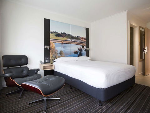 Mercure Launceston - Australian Directory 43