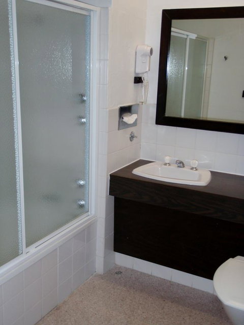 West Coaster Motel - Australian Directory 30