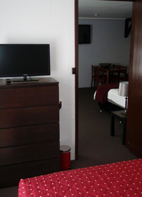 West Coaster Motel - Australian Directory 21