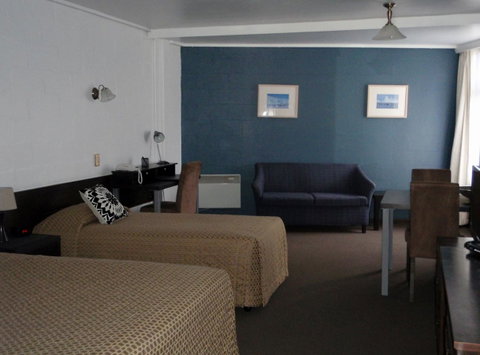 West Coaster Motel - Australian Directory 33