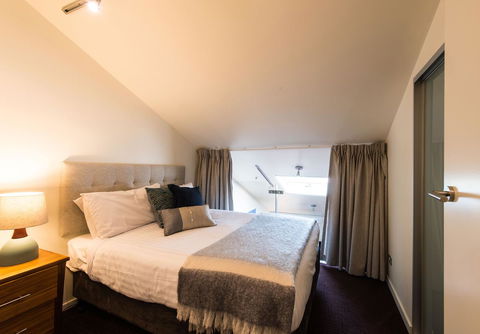 Sullivans Cove Apartments - Australian Directory 20